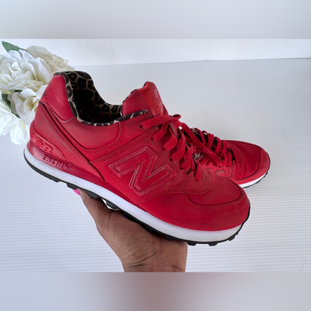 New Balance 574 V1 High Roller Red Sneakers WL574SPR Women’s Size 8 Leopard - Picture 2 of 14